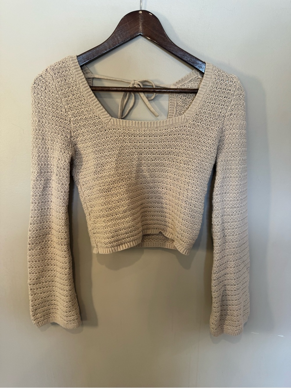 Hollister Beige Open Knit Cropped Long Sleeve Sweater Top Size S - Picture 2 of 7